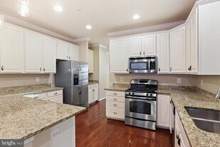 2719 Amber Crest Rd in Severn, MD - Building Photo