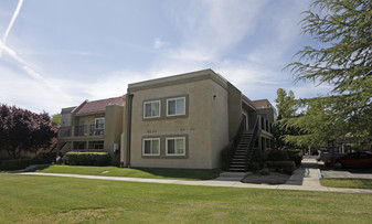 Village Pointe Lancaster Apartments