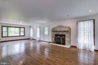 9201 Harrington Dr in Potomac, MD - Building Photo - Building Photo