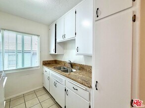 1346 Cochran Ave in Los Angeles, CA - Building Photo - Building Photo