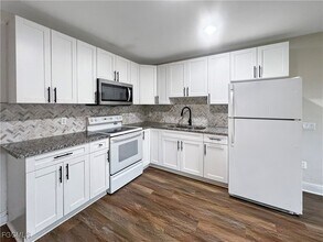 25 Cypress St in North Fort Myers, FL - Building Photo - Building Photo