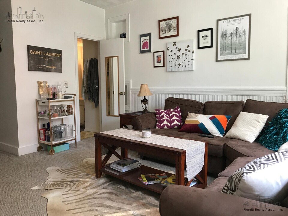 7 Unity St, Unit 8 in Boston, MA - Building Photo
