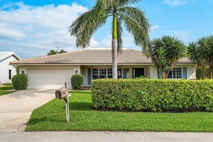 899 Barcelona Dr in Boca Raton, FL - Building Photo