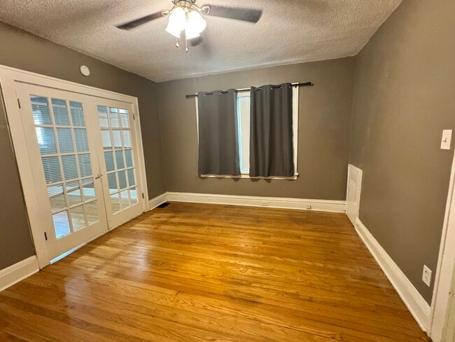 property at 1406 Woodland Dr
