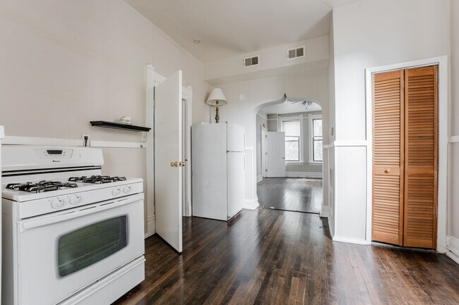 2031 W Moffat St, Unit 2 in Chicago, IL - Foto de edificio - Building Photo