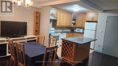 20 Edgecliff Golfway in Toronto, ON - Building Photo - Building Photo