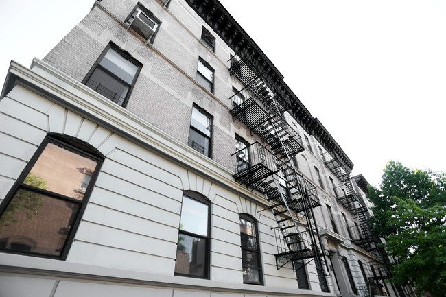391 Clinton St in Brooklyn, NY - Building Photo - Building Photo