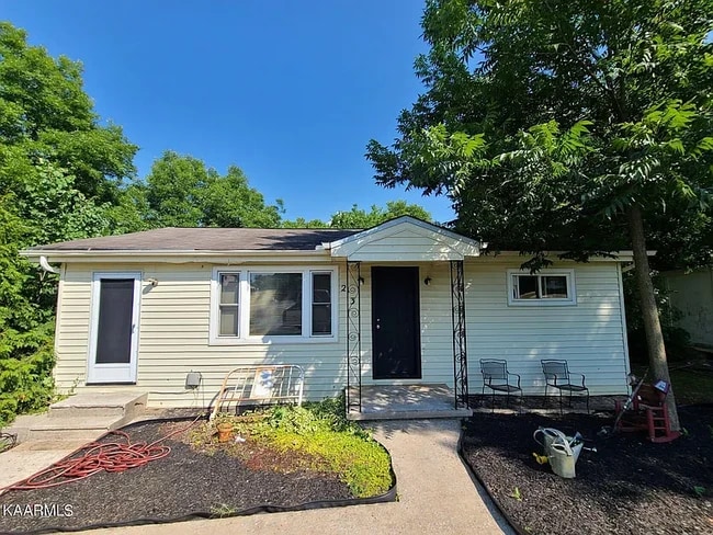 213 Maryville Hwy, Unit A