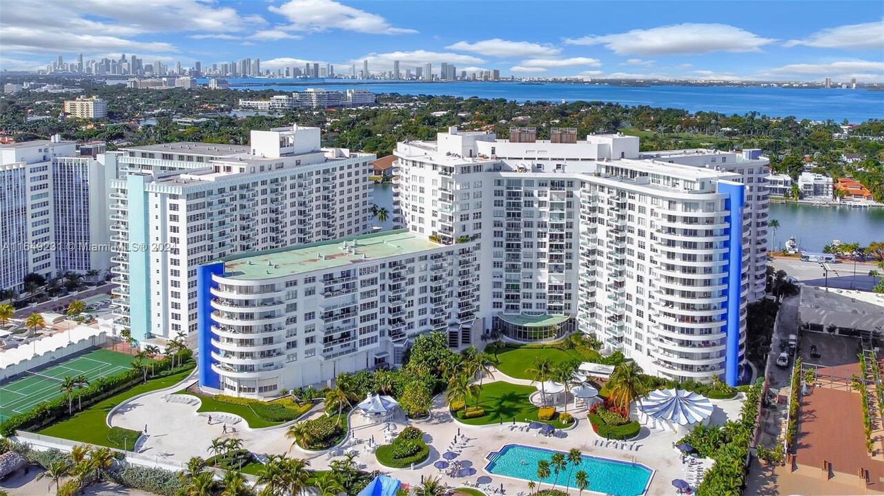 5161 Collins Ave, Unit 1101 in Miami Beach, FL - Building Photo