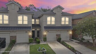 6110 Bartram Village Dr in Jacksonville, FL - Building Photo
