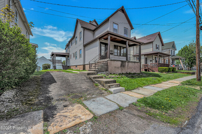 1605 Bulwer St in Scranton, PA - Building Photo - Building Photo