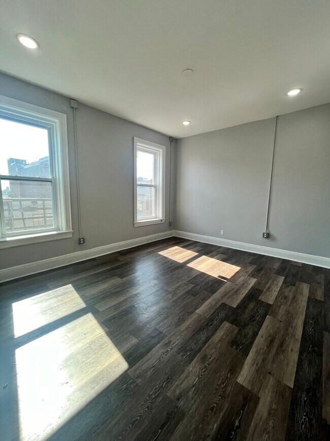 401 Central Ave in Jersey City, NJ - Building Photo - Building Photo