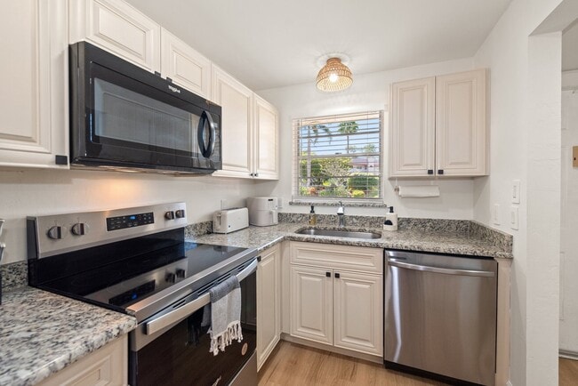 501 Forest Lakes Blvd, Unit 111 in Naples, FL - Building Photo - Building Photo