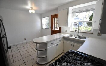 29-31-31 W Pacemont Rd in Columbus, OH - Building Photo - Building Photo