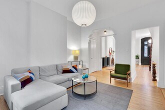 1233 Bloomfield St in Hoboken, NJ - Building Photo - Building Photo