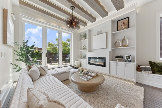 property at 2756 N Magnolia Ave