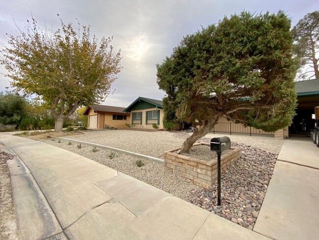 property at 535 W Kevin Ct