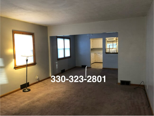 1230 Ridge Rd NW in Canton, OH - Building Photo - Building Photo