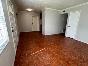 2932 N Orange Ave in Sarasota, FL - Building Photo - Building Photo