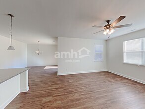 7071 Creeksong Dr in Douglasville, GA - Building Photo - Building Photo