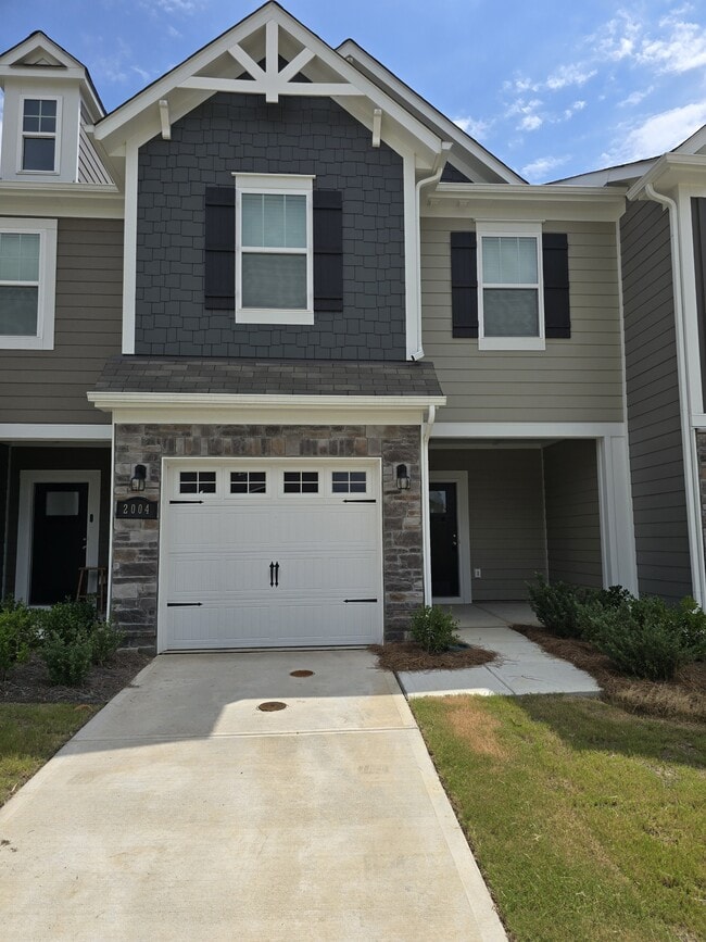 2004 Highland Park Dr in Charlotte, NC - Building Photo - Building Photo