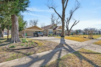 212 N Grand Ave in Waxahachie, TX - Building Photo - Building Photo