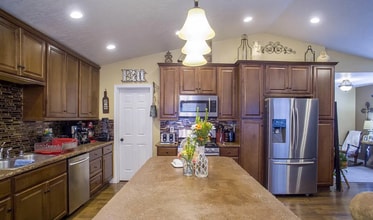 8921 Toloff St in Anchorage, AK - Building Photo - Building Photo