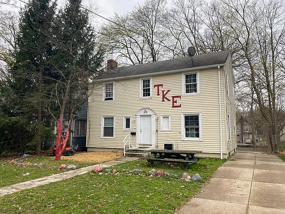property at 212 University Dr