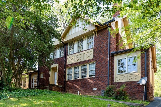 property at 46 Delmont Dr NE