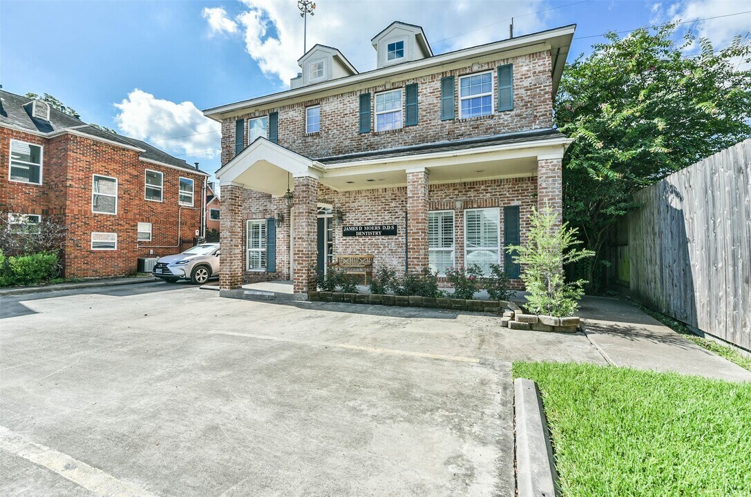 2115 Lexington St in Houston, TX - Building Photo