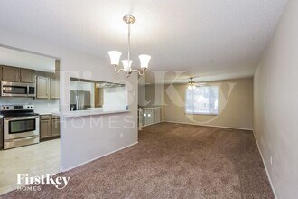 7333 Brigmore Dr in Charlotte, NC - Foto de edificio - Building Photo