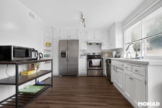 866 S Stone Cir in Anaheim, CA - Building Photo - Building Photo