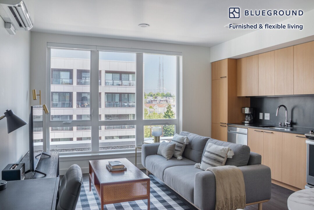 118 Broadway E in Seattle, WA - Building Photo