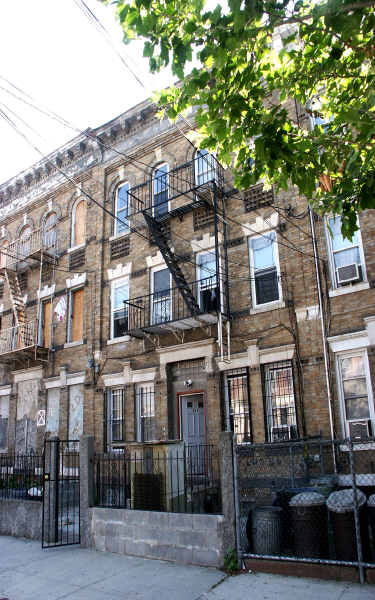 415 New Jersey Ave in Brooklyn, NY - Foto de edificio