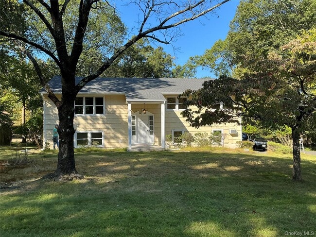 property at 3 Ehret Dr