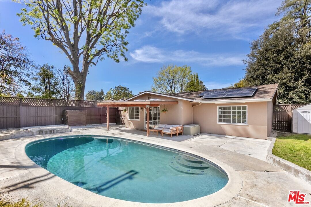 6308 Glide Ave in Los Angeles, CA - Building Photo