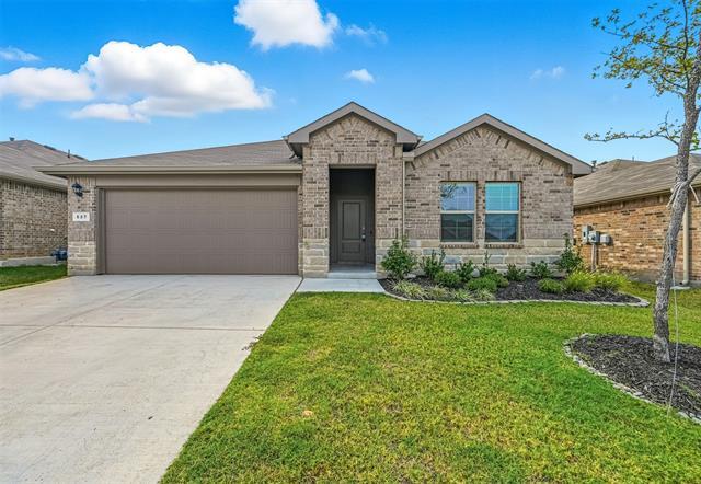 537 Bronze Cir W in Springtown, TX - Building Photo
