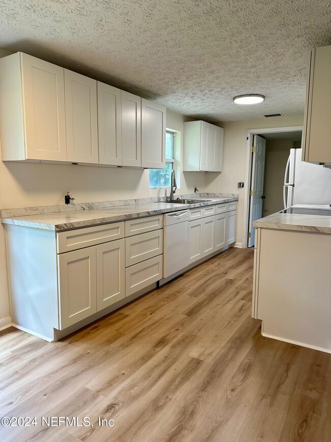 1060 Noah Rd in Jacksonville, FL - Building Photo - Building Photo