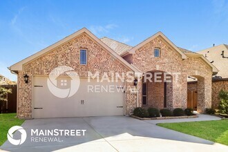9013 Conroe Dr in Lantana, TX - Building Photo - Building Photo