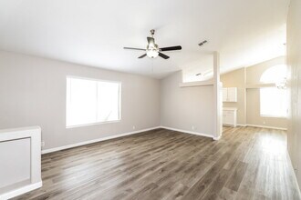 6865 W State Ave in Glendale, AZ - Building Photo - Building Photo