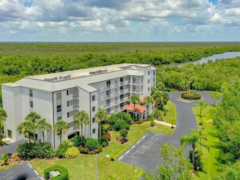 300 Stevens Landing Dr in Marco Island, FL - Building Photo