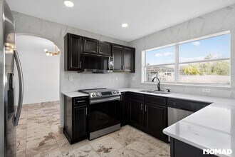 1298 NW 192nd Terrace in Pembroke Pines, FL - Building Photo - Building Photo