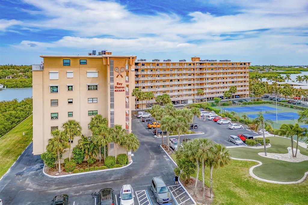 19451 Gulf Blvd in Indian Shores, FL - Building Photo
