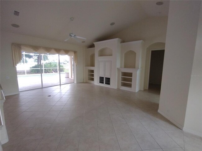 1005 Grouse Way in Venice, FL - Foto de edificio - Building Photo