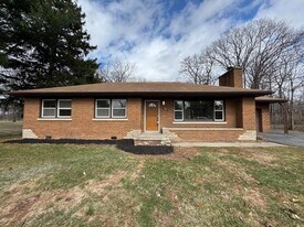 900 E 63rd Pl, Unit 05231 in Merrillville, IN - Building Photo