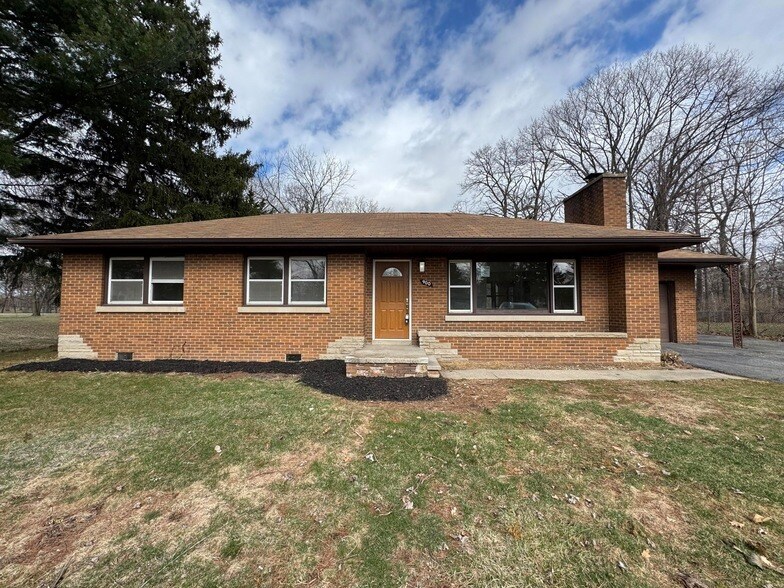 900 E 63rd Pl, Unit 05231 in Merrillville, IN - Building Photo