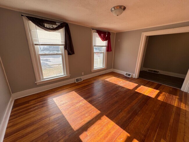 618 E Locust St in Davenport, IA - Building Photo - Building Photo