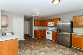 9623 Bayview Pkwy in Charlotte, NC - Building Photo - Building Photo