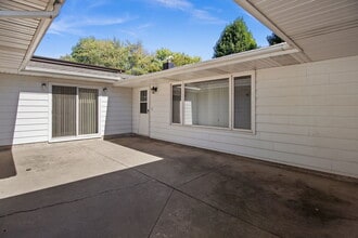 431 Parkside Dr in Sycamore, IL - Building Photo - Building Photo