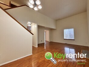 5064 38th St Ct NE in Tacoma, WA - Foto de edificio - Building Photo